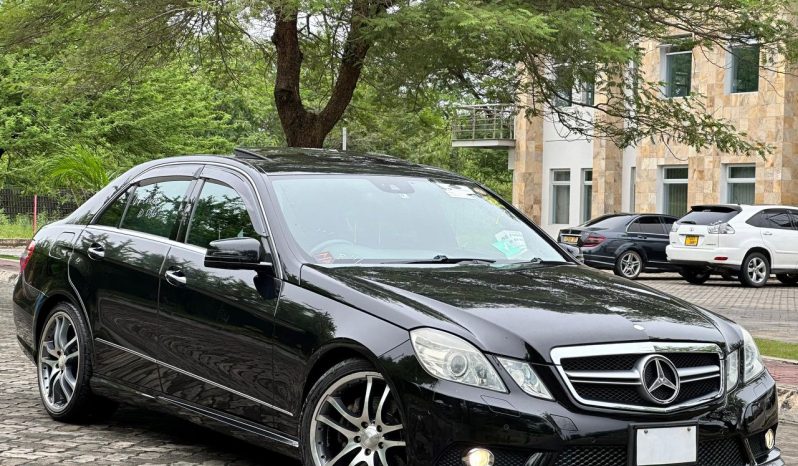 Mercedez Benz E-Class AMG 2011 full