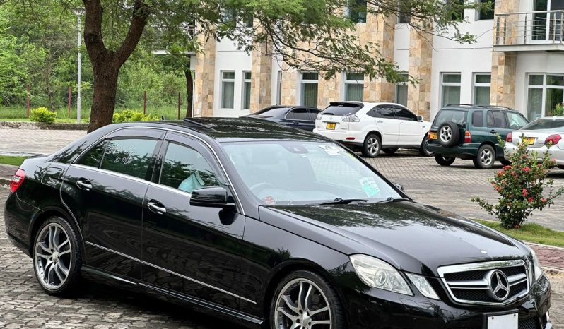 Mercedez Benz E-Class AMG 2011 full