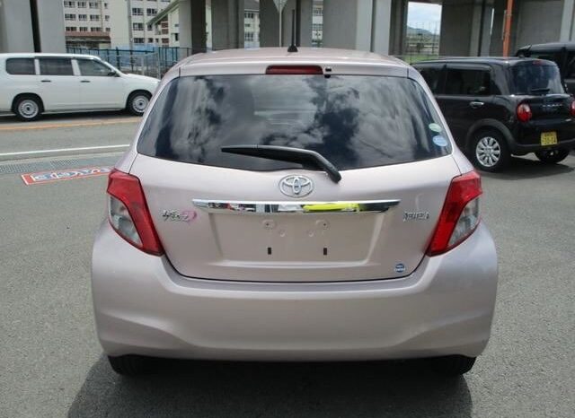 Toyota Vitz 2012 full